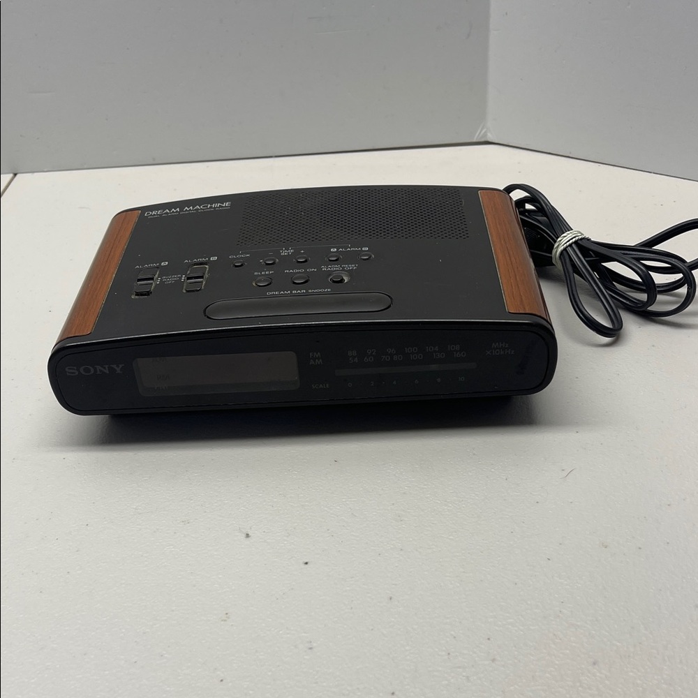Sony Dream Machine ICF-C420 Clock Radio Dual Alarm AM/FM Woodgrain Tested